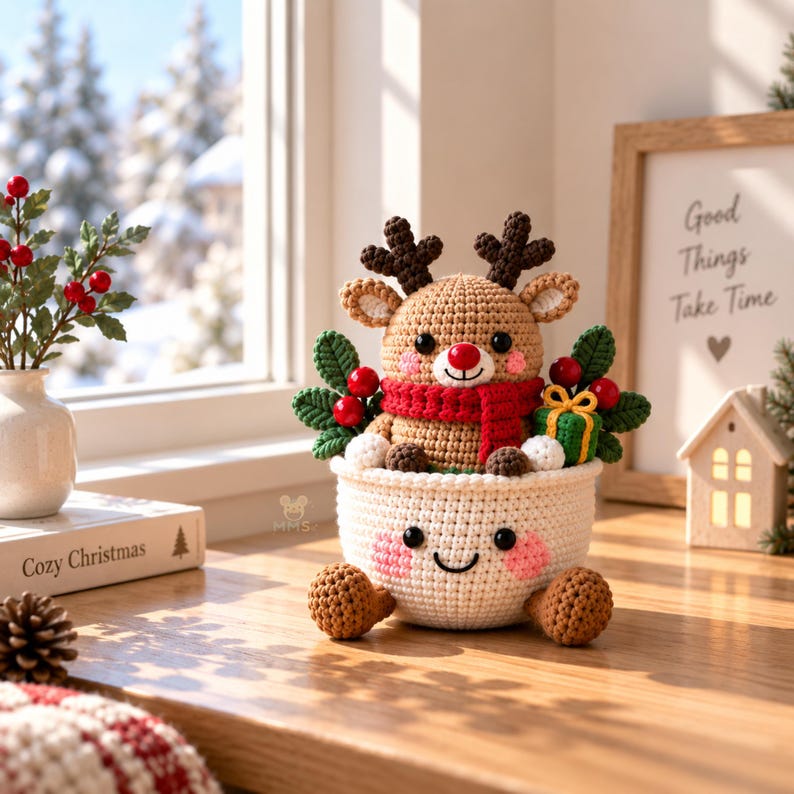 Christmas Crochet Decor, Handmade Gift, Amigurumi Desk Ornament
